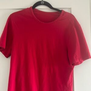 Lululemon tshirt